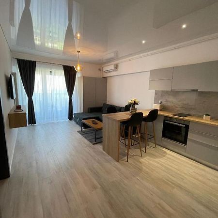Mirage Sea Breeze Apartment Mamaia Exterior foto